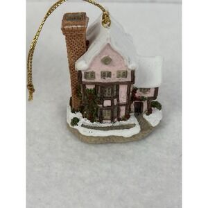 Vintage David Winter Cottages  "Suffolk‎ House" Ornament Includes Box